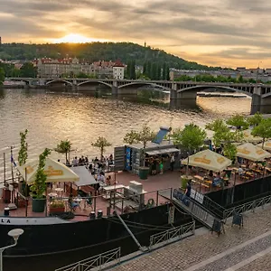Cozy At Main Station , Прага Чехия